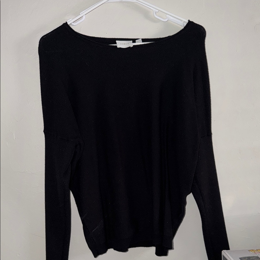 Cyrus Elegant Black Crew Neck Sweater
